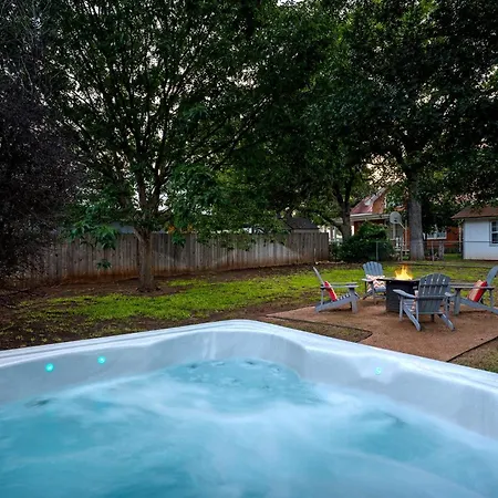 Orange Blossom Hideaway - Hot Tub & Fire Pit